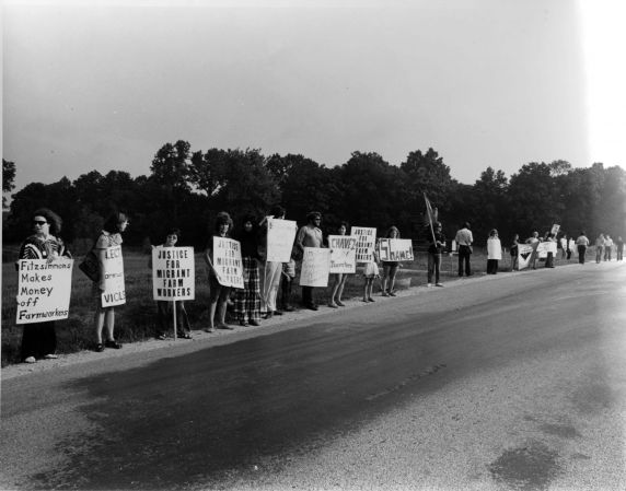 (3660) Demonstration, migrant workers (3660) Demonstration, migrant workers